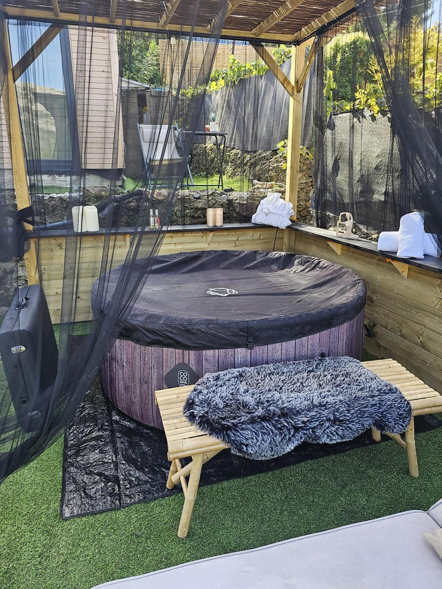 Ferienwohnung Le Nid Des Calanques Et Son Jacuzzi Marseilles Exterior foto